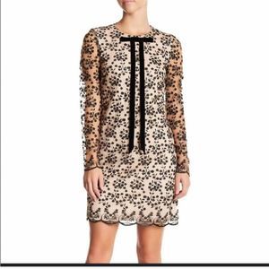 BETSEY JOHNSON
Lace Tie-Neck Shift Dress size 0